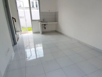 BRAND NEW RUMAH MURAH 2 LANTAI SIAP HUNI DI NAPOLI GADING SERPONG