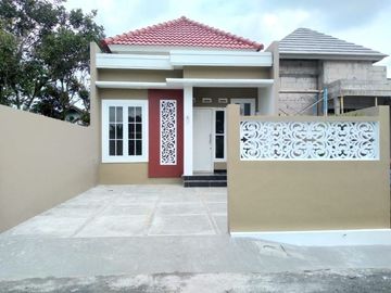 Rumah Minimalis Cantik Dekat Pasar Gentan