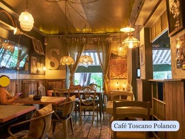 Condominio de lujo con terraza, doble altura, dos plantas, bodega, obra de arte,
