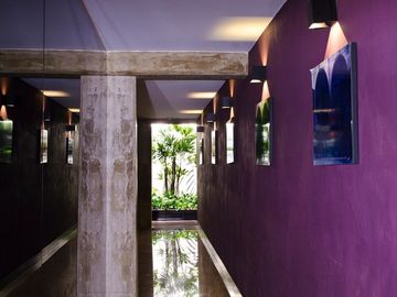 Condominio de lujo con terraza, doble altura, dos plantas, bodega, obra de arte,