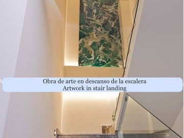 Condominio de lujo con terraza, doble altura, dos plantas, bodega, obra de arte,