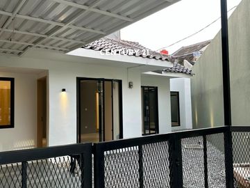 Rumah Modern Minimalis 1 Lantai Dalam Cluster Di BSD Bs 18897