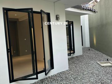 Rumah Modern Minimalis 1 Lantai Dalam Cluster Di BSD Bs 18897