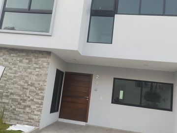 Casa en coto Los Almendros, Zapopan