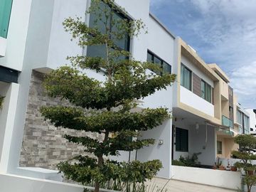Casa en coto Los Almendros, Zapopan