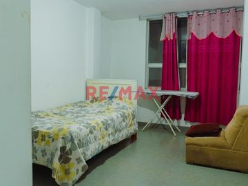 Venta Casa 3 Pisos Urb. Soliluz