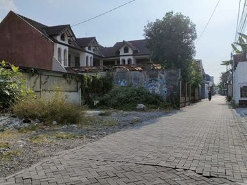 Tanah Pekarangan Depan Hotel Dafam Jalan Seturan