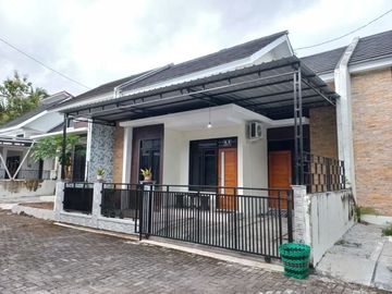 Termurah, Rumah Cantik 350 jutaan Deket UMY