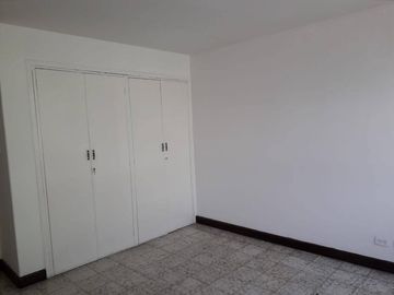 apartamento en venta en granada norte. Cod V9866