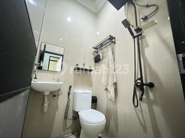 Rumah Full Furnished 3 Lantai Desain Minimalis Modern Siap Huni Dengan Rooftop Cantik