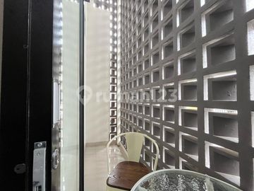 Rumah Full Furnished 3 Lantai Desain Minimalis Modern Siap Huni Dengan Rooftop Cantik