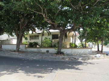 casa en venta en la campiña. Cod V1619