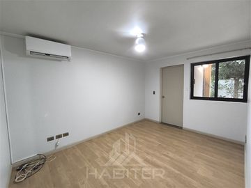 Casa en venta de 4 dorm. en Los Angeles