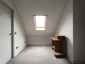Casa en venta de 4 dorm. en Los Angeles