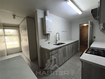 Casa en venta de 4 dorm. en Los Angeles