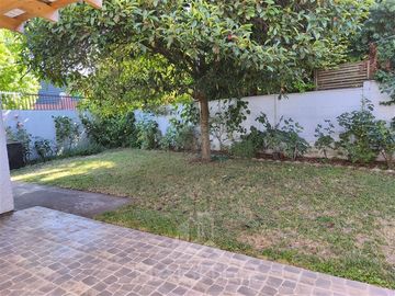 Casa en venta de 4 dorm. en Los Angeles