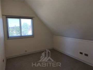 Casa en venta de 4 dorm. en Los Angeles