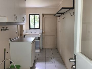 Casa en venta de 4 dorm. en Los Angeles