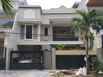 DIJUAL RUMAH BAGUS TERAWAT SIAP HUNI DI TAMAN SEMANAN INDAH JAKARTA
