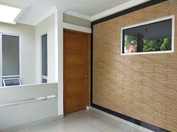 DIJUAL RUMAH BAGUS TERAWAT SIAP HUNI DI TAMAN SEMANAN INDAH JAKARTA