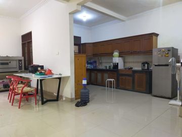 DIJUAL RUMAH BAGUS TERAWAT SIAP HUNI DI TAMAN SEMANAN INDAH JAKARTA