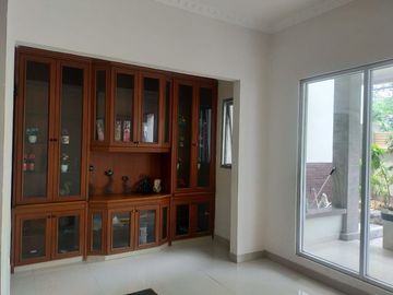 DIJUAL RUMAH BAGUS TERAWAT SIAP HUNI DI TAMAN SEMANAN INDAH JAKARTA