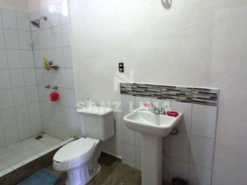 EL SAUZ: EXCELENTE CASA CAMPESTRE DE UNA PLANTA.