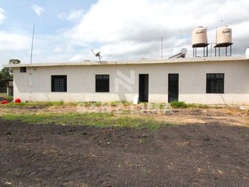 EL SAUZ: EXCELENTE CASA CAMPESTRE DE UNA PLANTA.