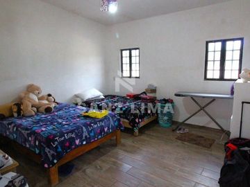 EL SAUZ: EXCELENTE CASA CAMPESTRE DE UNA PLANTA.