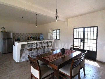 EL SAUZ: EXCELENTE CASA CAMPESTRE DE UNA PLANTA.