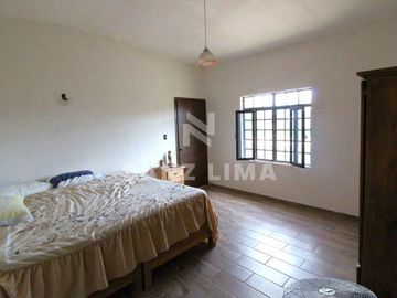 EL SAUZ: EXCELENTE CASA CAMPESTRE DE UNA PLANTA.