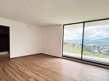 CASA RESIDENCIAL EN VENTA EN EL CLUB DENTRO DEL CAMPO DE TRES MARIAS, MORELIA