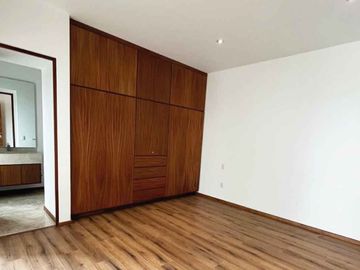 CASA RESIDENCIAL EN VENTA EN EL CLUB DENTRO DEL CAMPO DE TRES MARIAS, MORELIA