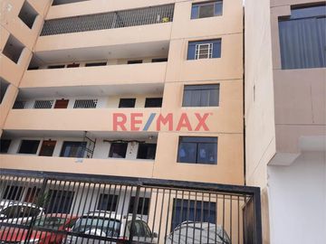 Se vende un acogedor departamento ubicado en el corazón de Chiclayo, en un condominio privilegiado cercano a la Avenida Grau y a pocos minutos de la P