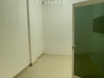 Ruko 3 Lantai, Sangat Strategis Dan Cocok Untuk Segala Usaha