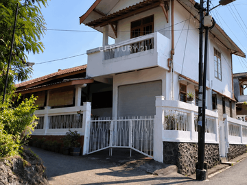 Rumah 2Lt Dalam Perumahan Dekat Tugu Jogja Untuk Hunian