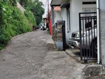 Rumah Nyaman di Cikutra Dekat Dago dan Cigadung