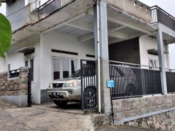 Rumah Nyaman di Cikutra Dekat Dago dan Cigadung