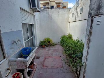 Casa 2 dormitorios en PH Ideal Consultorios/Oficina Alem 1700