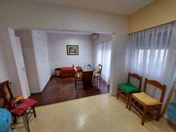 Casa 2 dormitorios en PH Ideal Consultorios/Oficina Alem 1700