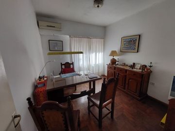 Casa 2 dormitorios en PH Ideal Consultorios/Oficina Alem 1700