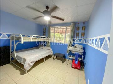 Oportunidad! Se Vende Casa en Altos de Cerro Azul