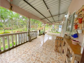 Oportunidad! Se Vende Casa en Altos de Cerro Azul
