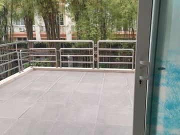 Rumah pantai mutiara,3 lantai, SHM,harga 5M