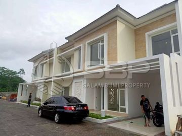 Rumah Dijual Jogja CAntik 2lt Perum jl palagan barat Hyatt