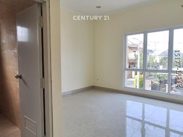 Rumah Brandnew Hook Minimalis Modern One Gate Di Gading Serpong