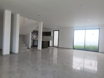 Casa en venta en Privada, frente a área verde en Pachuca de Soto, Hidalgo.