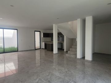 Casa en venta en Privada, frente a área verde en Pachuca de Soto, Hidalgo.