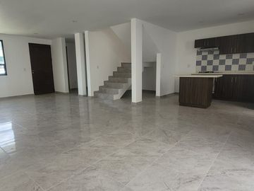 Casa en venta en Privada, frente a área verde en Pachuca de Soto, Hidalgo.