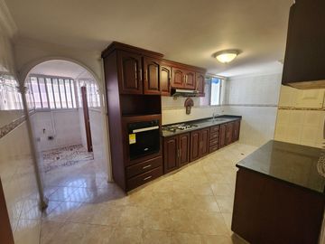 apartamento en arriendo en altos de riomar. Cod A107915
